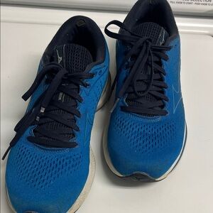 Mizuno Blue and Black Athletic Shoes